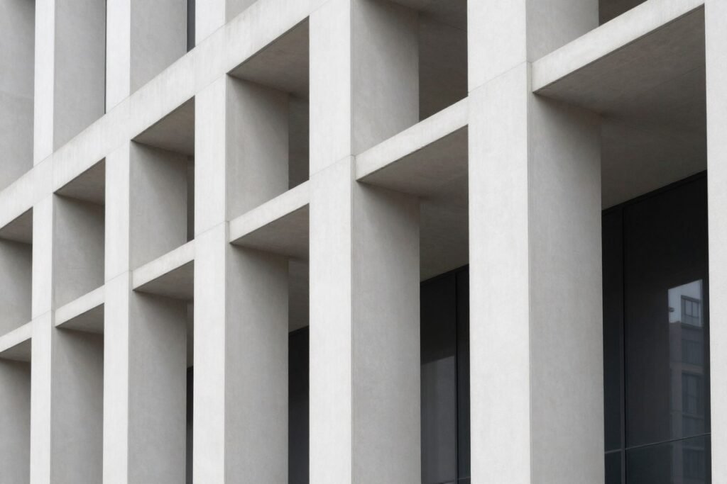 أعمدة جي ار سي بتصميم عصري وخطوط بسيطة