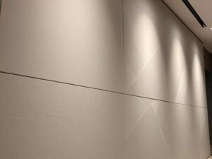 ألواح جدارية داخلية من الجي ار سي بتصميم هندسي