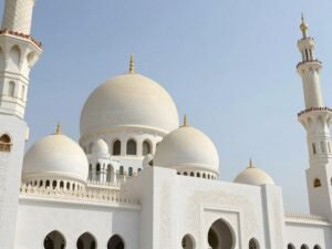 مسجد بتصميم إسلامي منفذ بديكورات جي ار سي