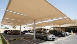 مظلات جي ار سي لمواقف السيارات في مجمع تجاري